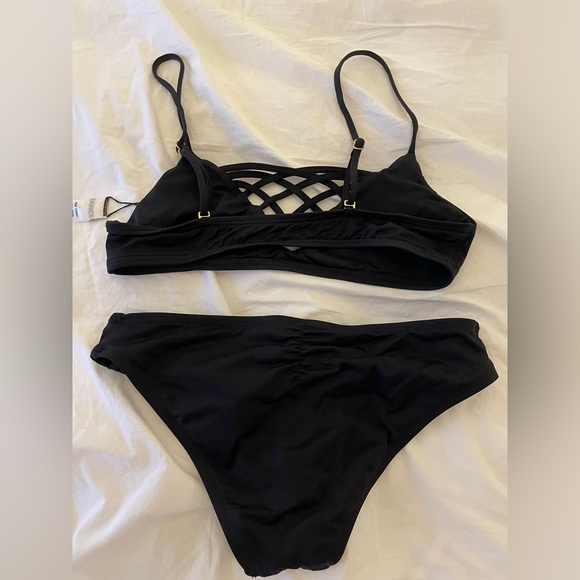 L*space crisscross Jaime bikini top and bottom set in black size small - Picture 4 of 9